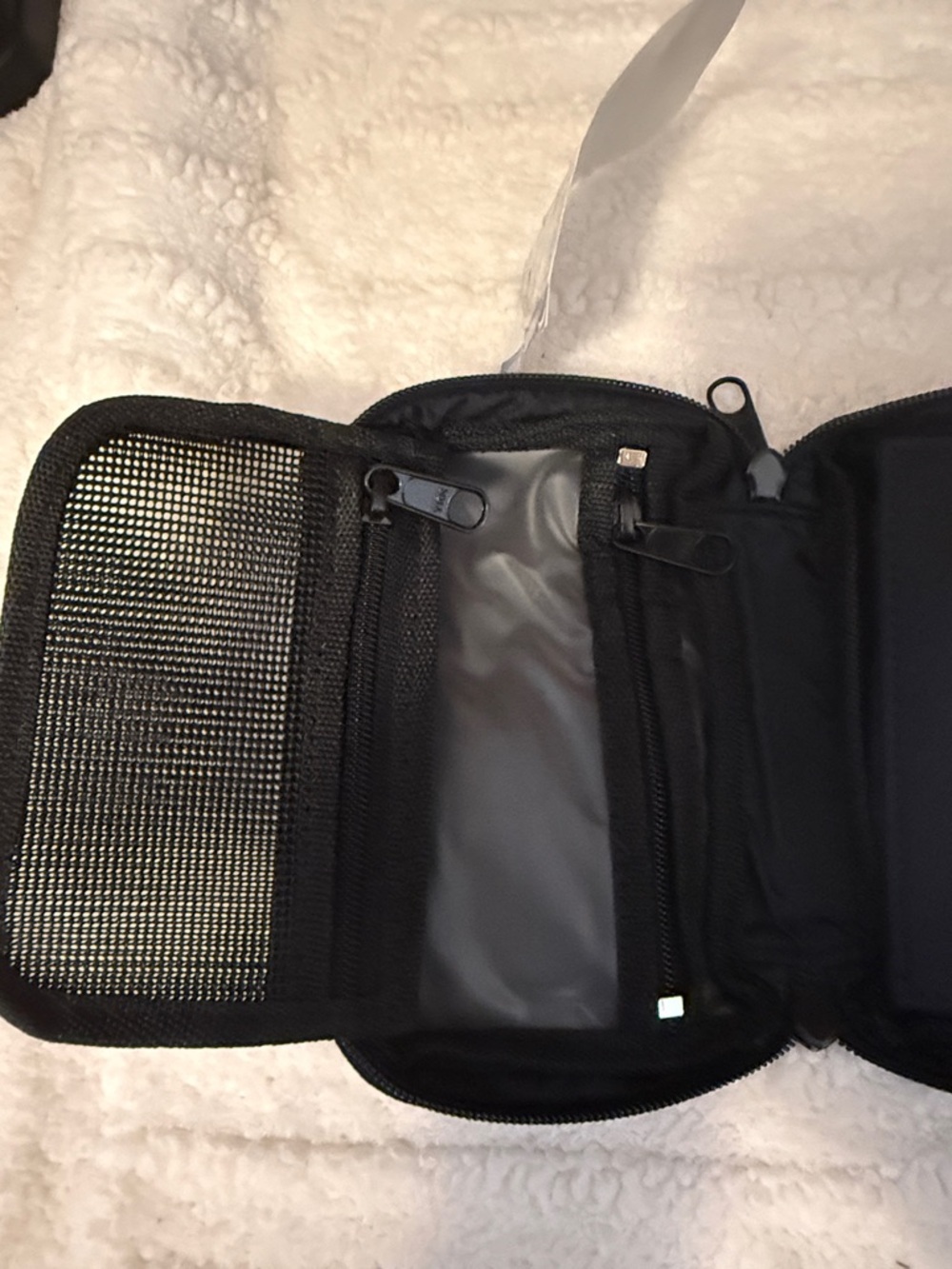 Denali Navy Travel Pouch for Men - Picture 3 of 7